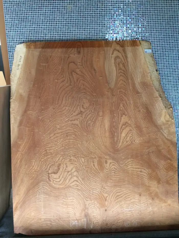 銘木　欅　ガニモク　玉杢　泡杢 ケヤキを魅せる『玉杢』 | 板蔵